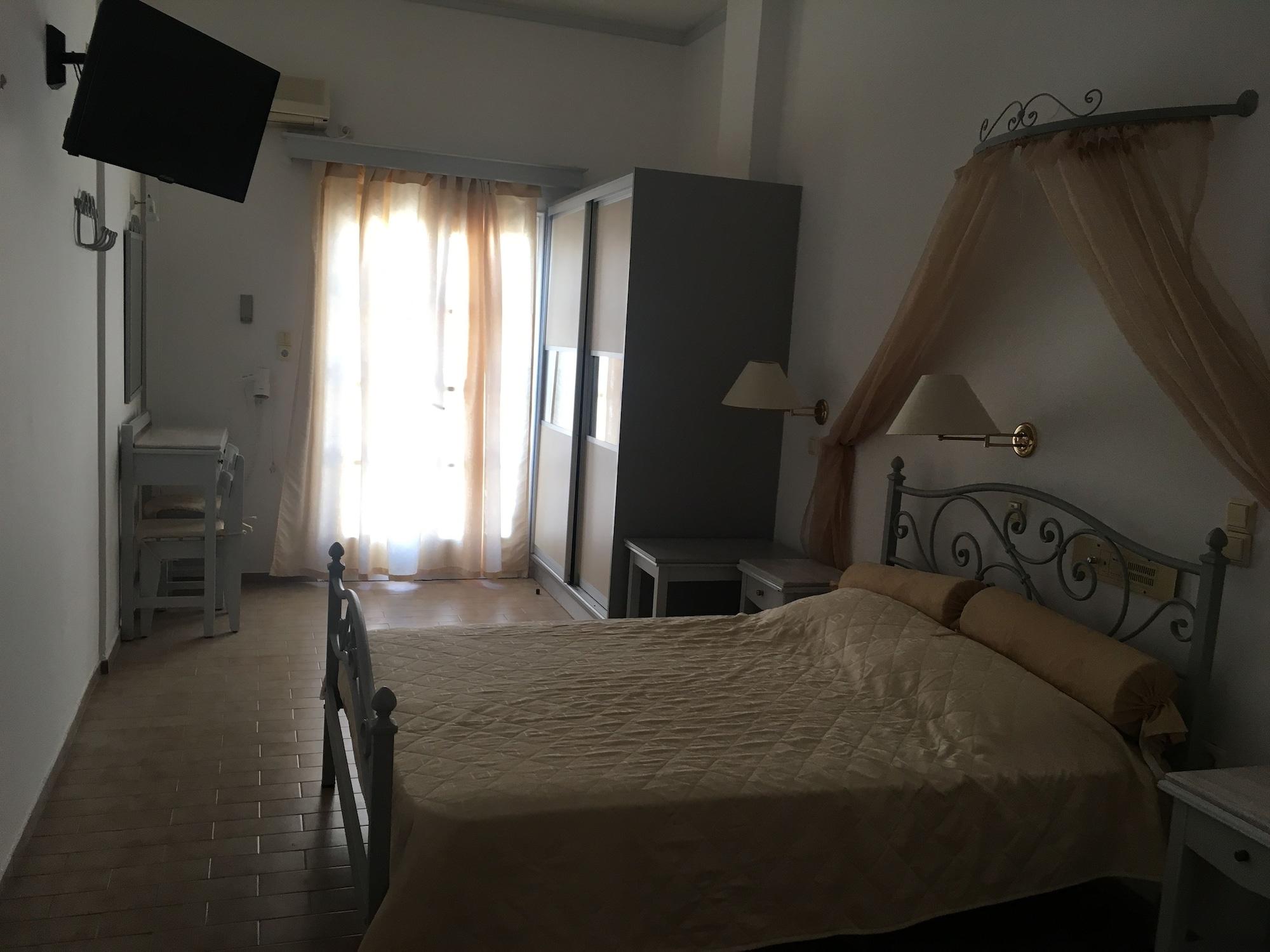 Hotel Avra Камари Экстерьер фото