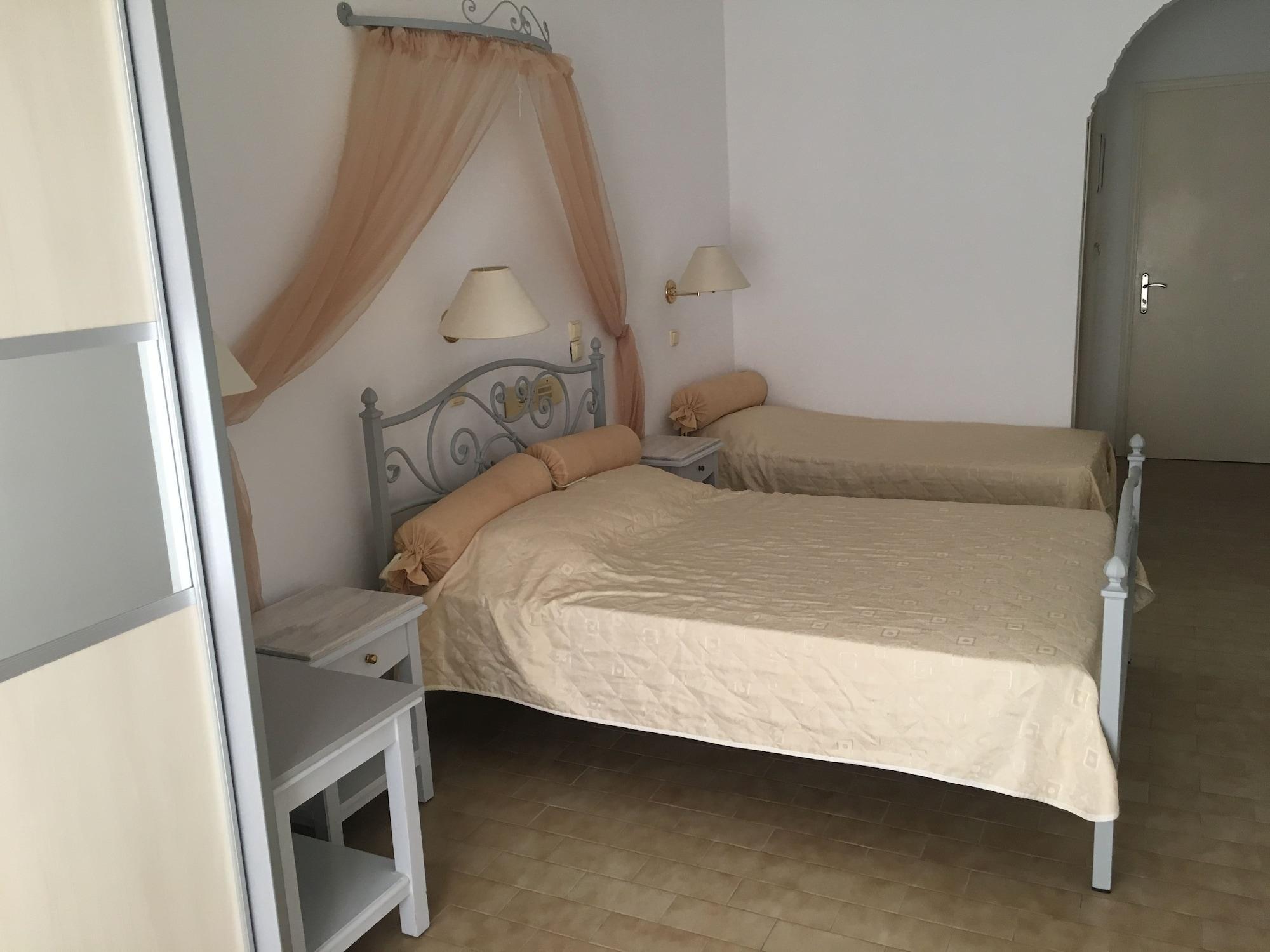 Hotel Avra Камари Экстерьер фото