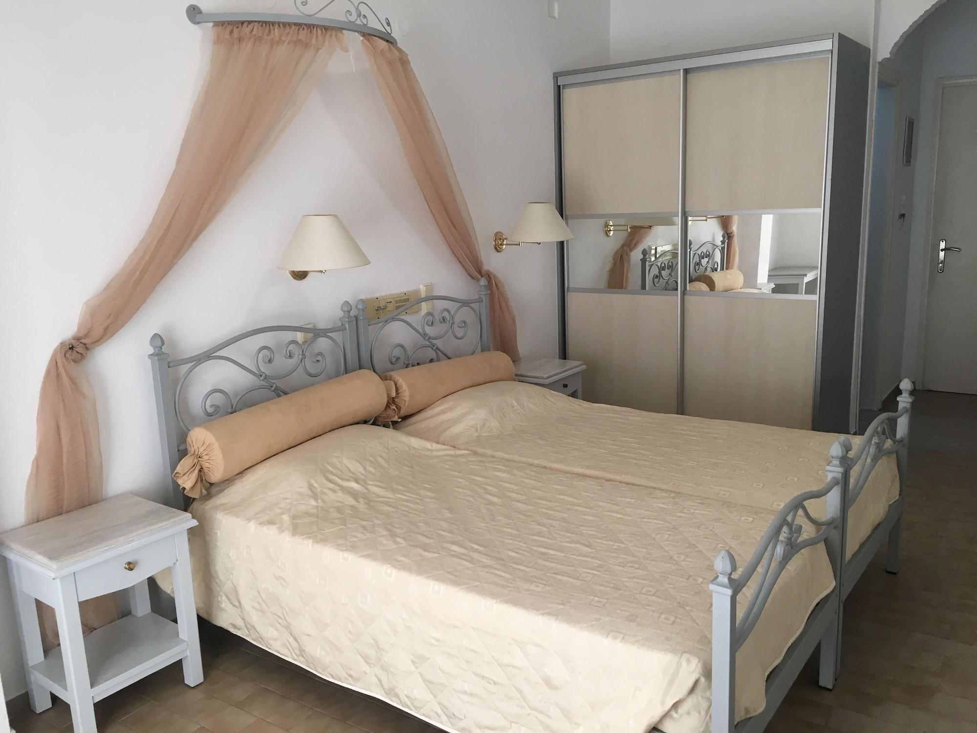 Hotel Avra Камари Экстерьер фото