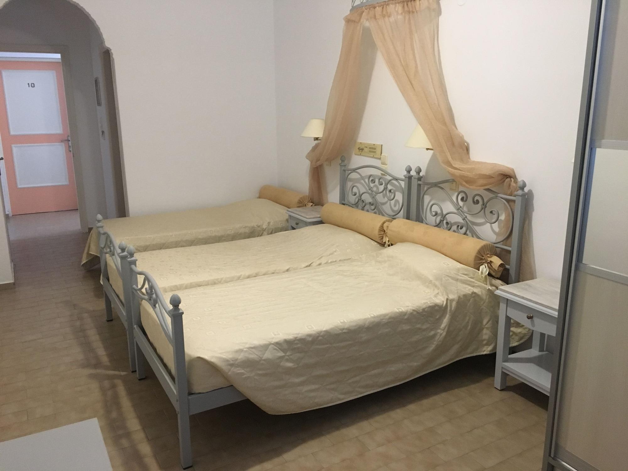 Hotel Avra Камари Экстерьер фото
