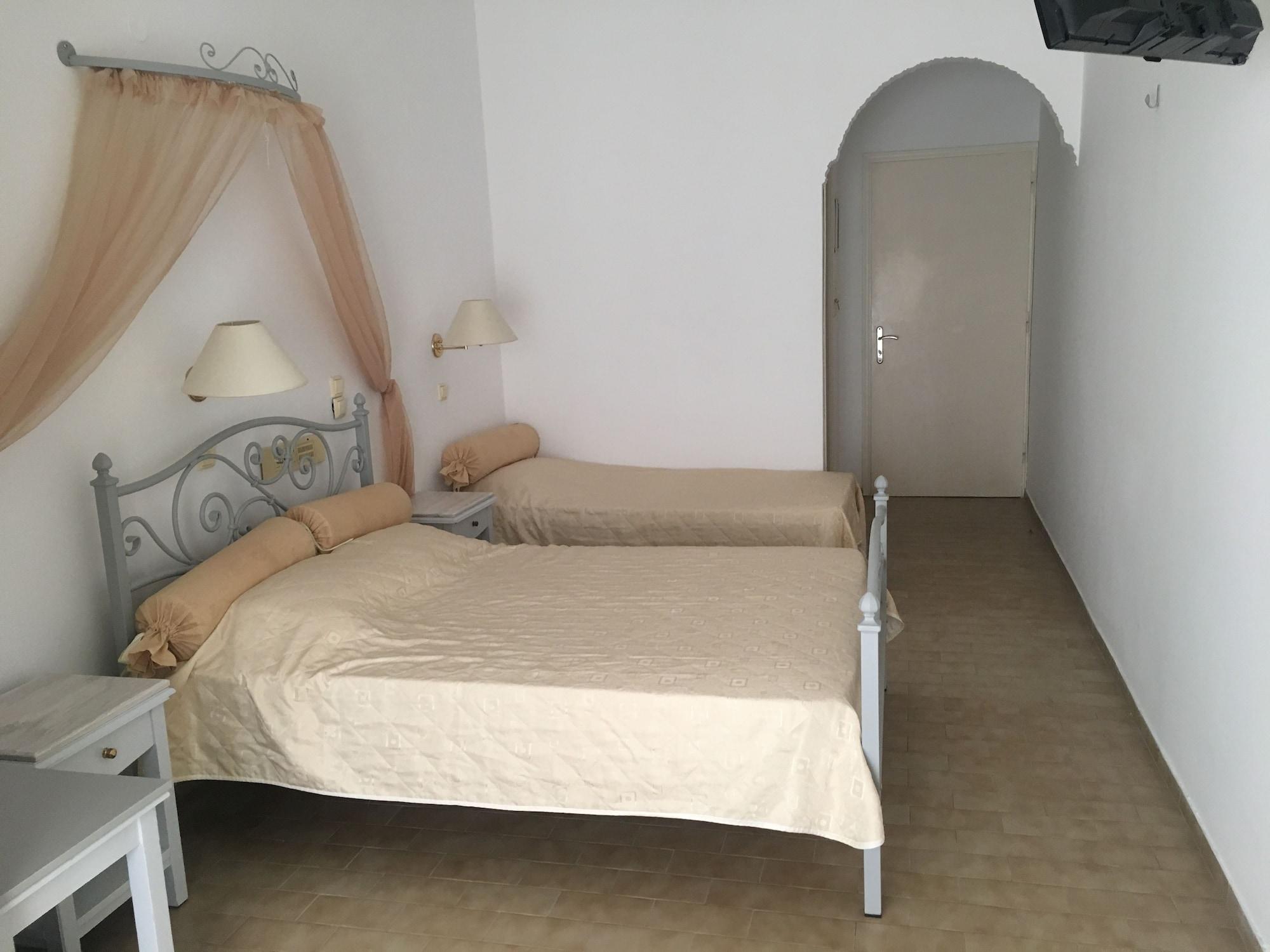 Hotel Avra Камари Экстерьер фото