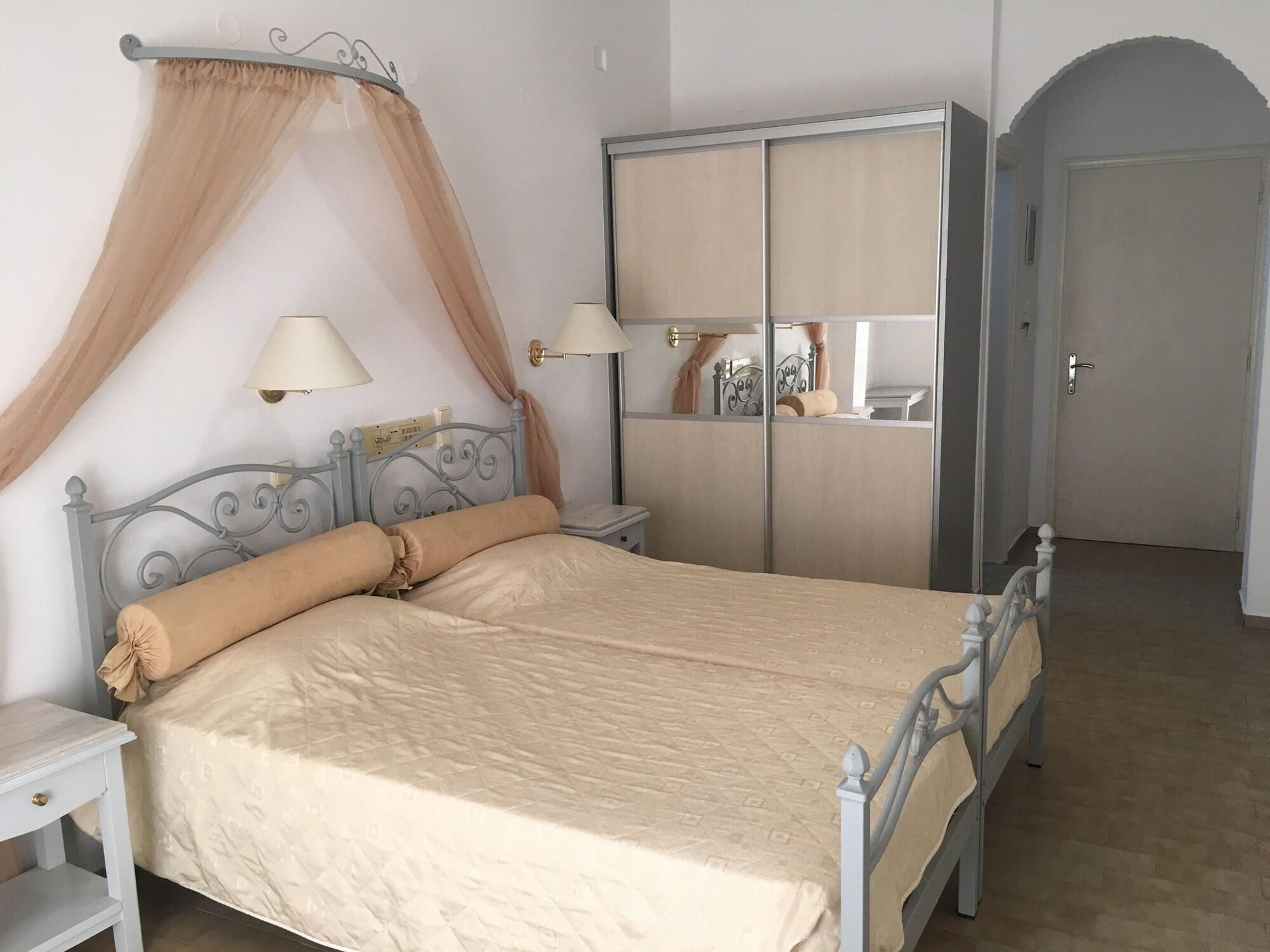 Hotel Avra Камари Экстерьер фото