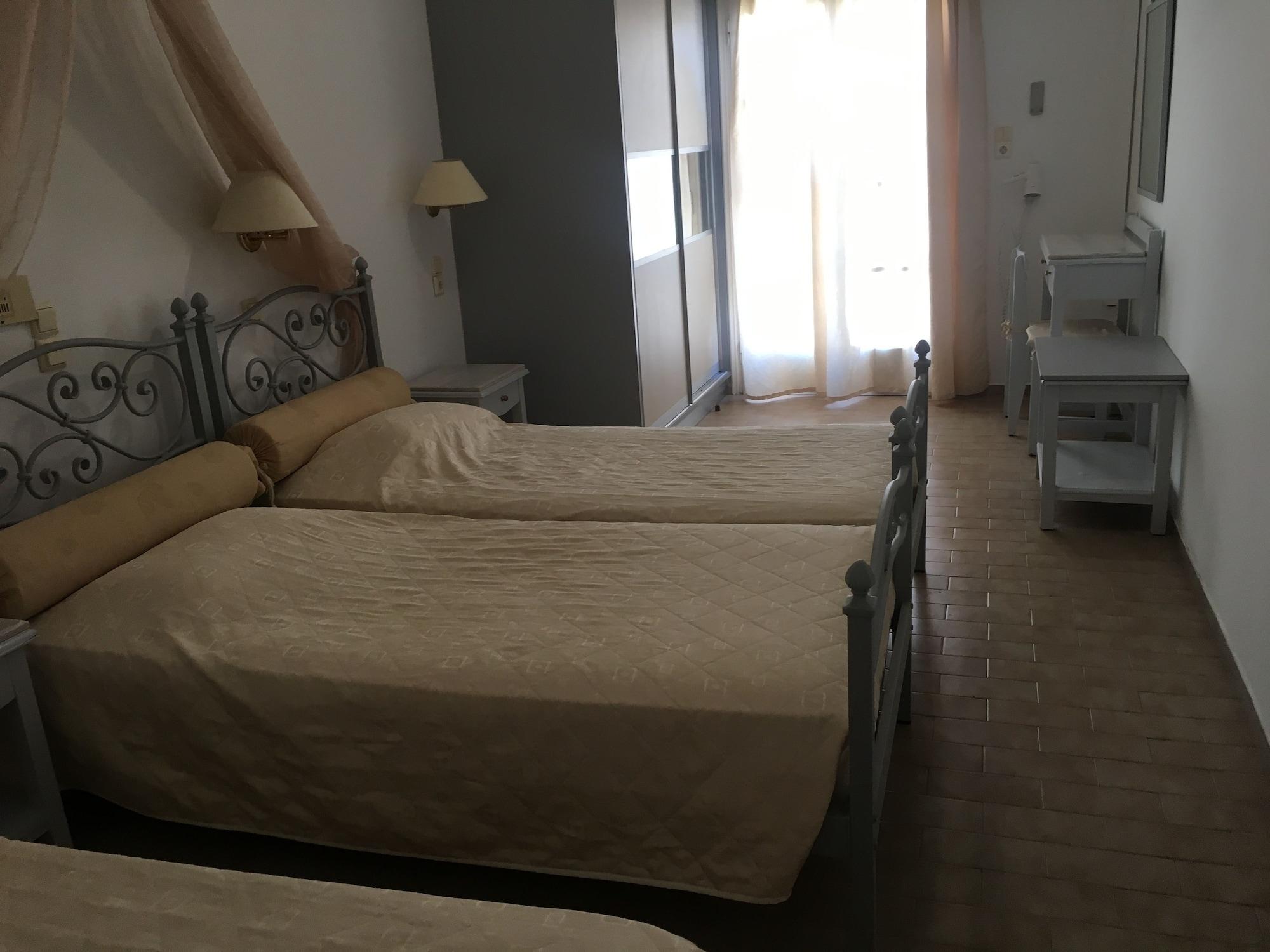 Hotel Avra Камари Экстерьер фото
