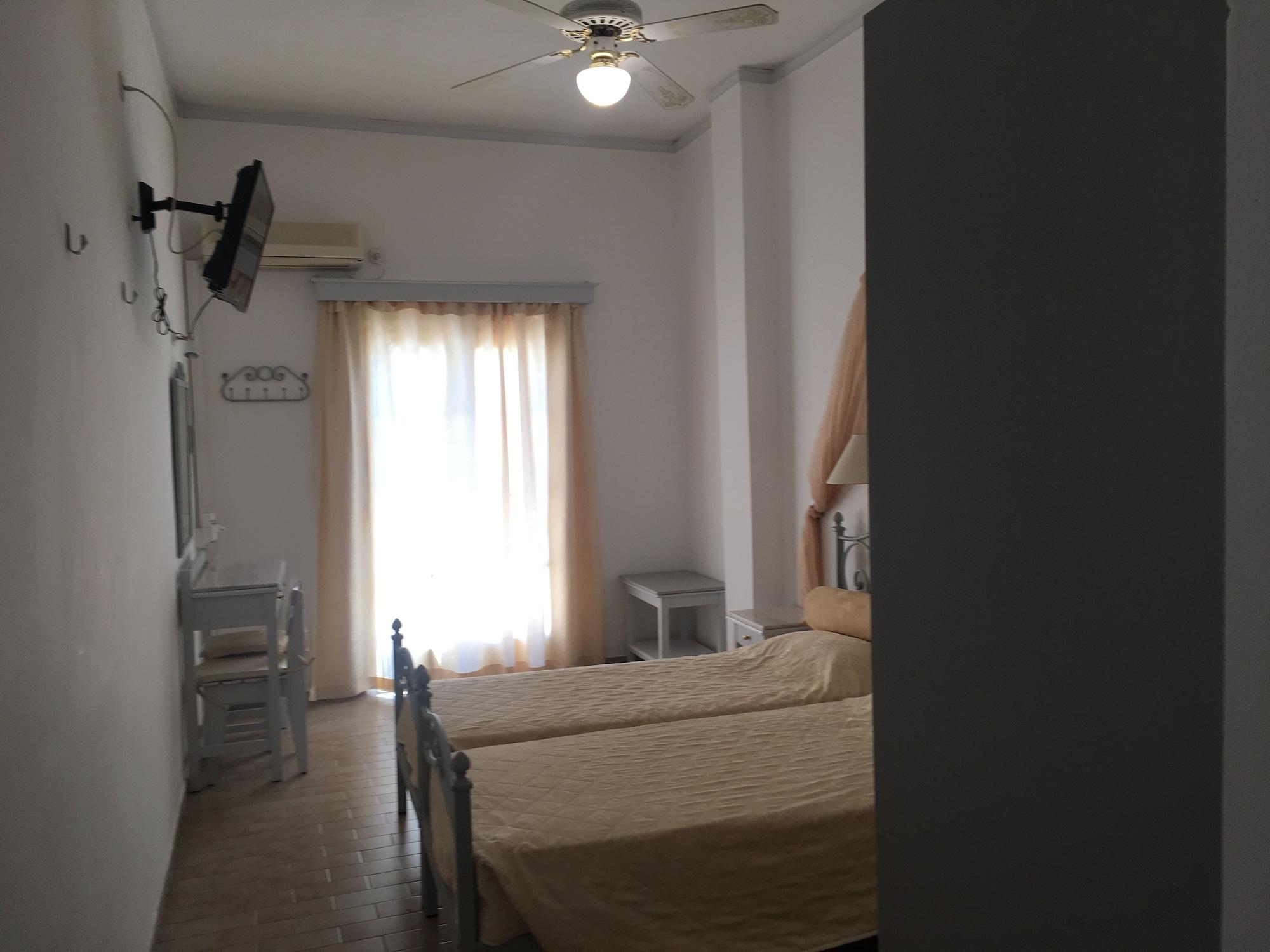 Hotel Avra Камари Экстерьер фото