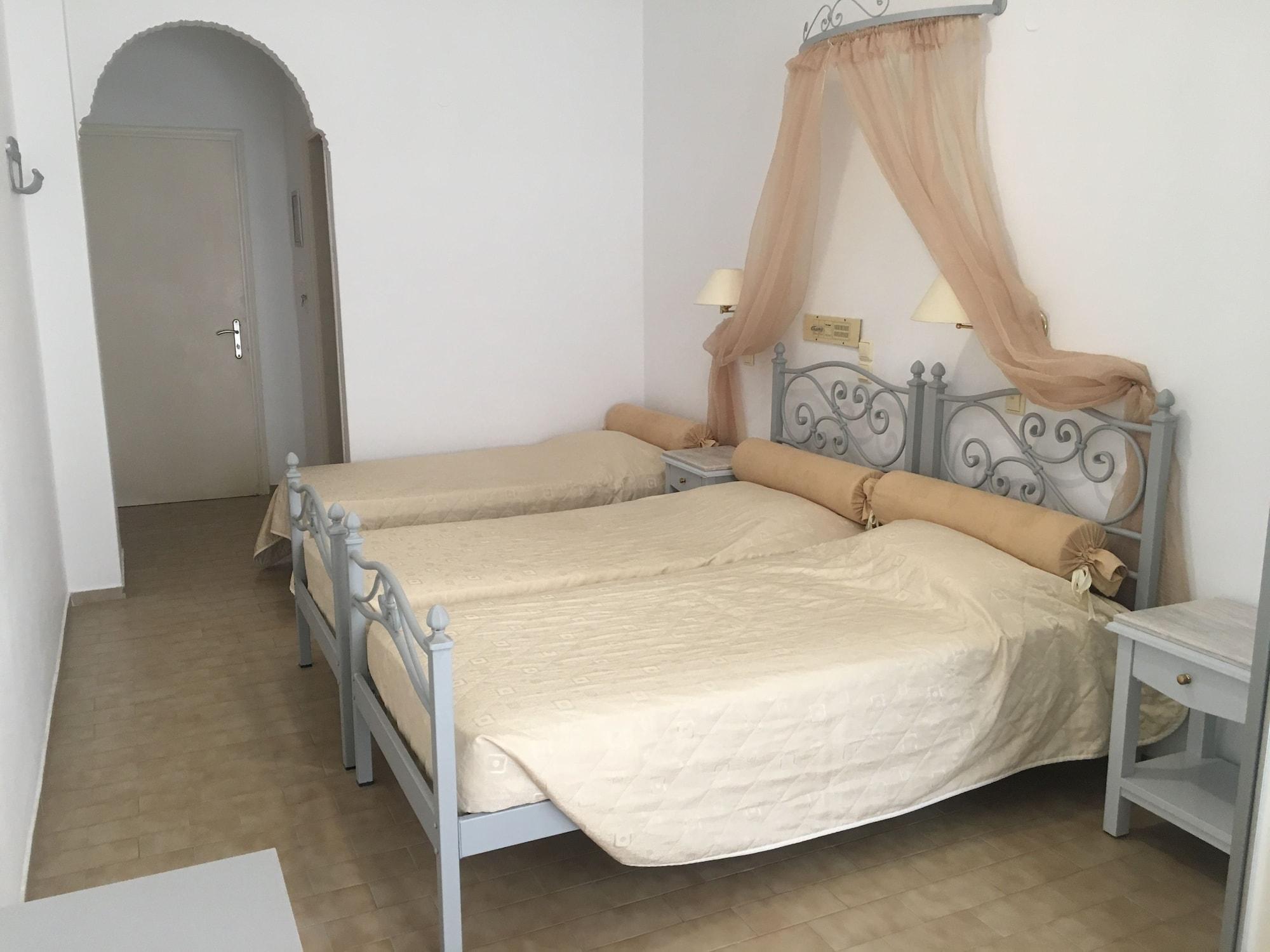 Hotel Avra Камари Экстерьер фото