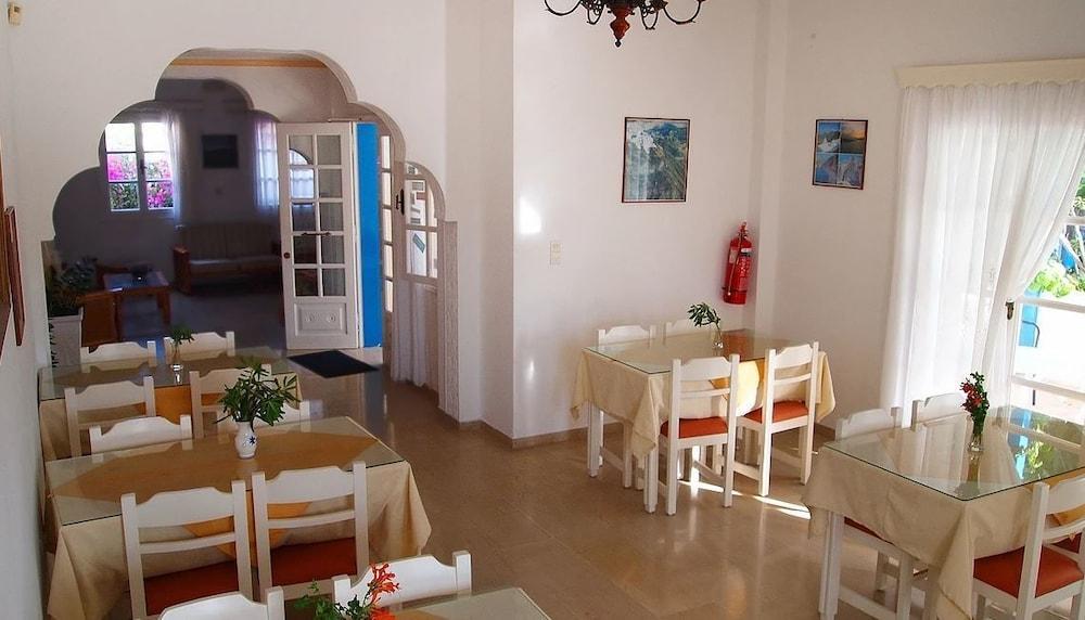 Hotel Avra Камари Экстерьер фото