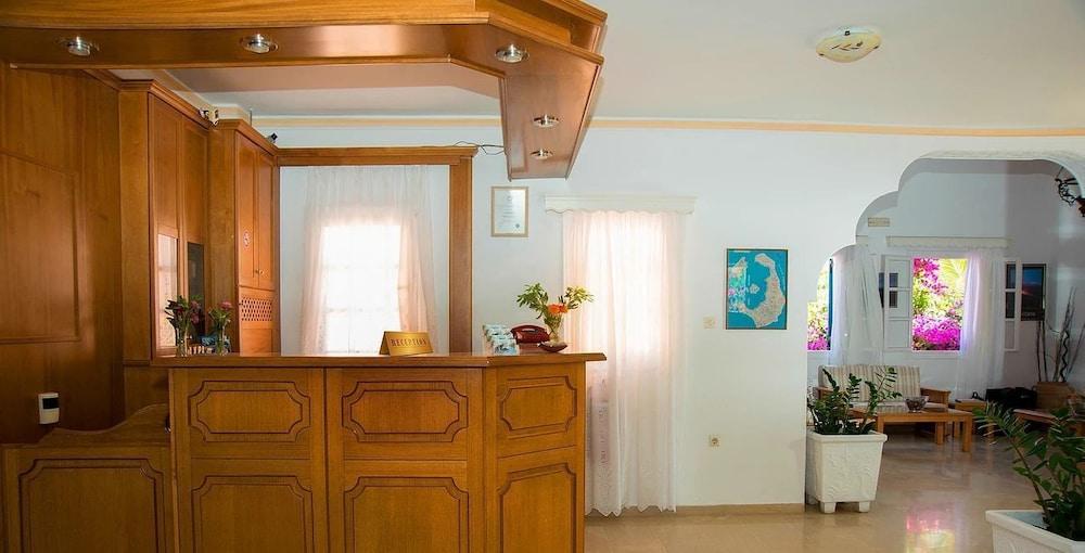 Hotel Avra Камари Экстерьер фото
