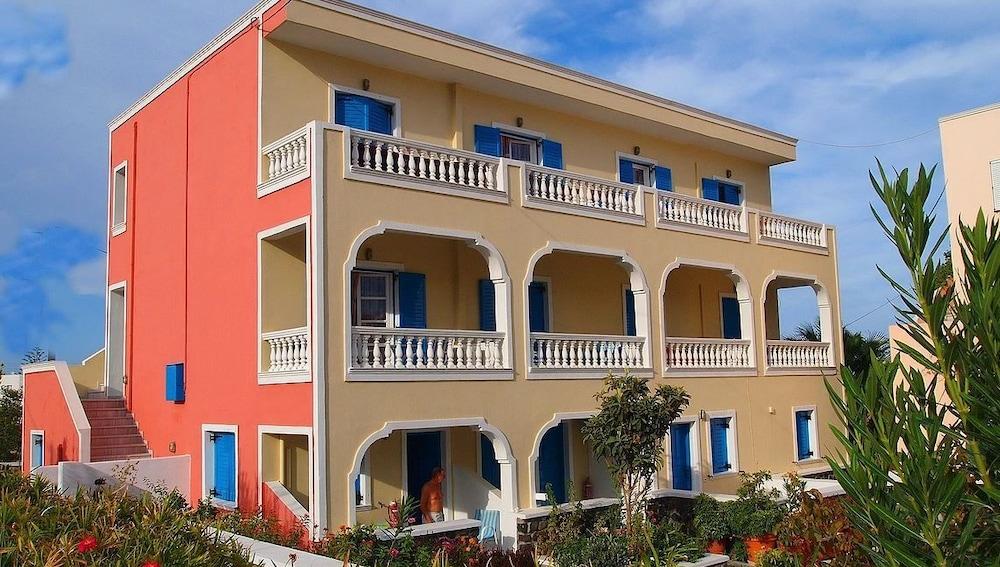 Hotel Avra Камари Экстерьер фото