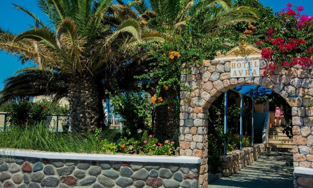 Hotel Avra Камари Экстерьер фото